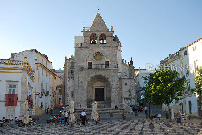 圣母升天大教堂(葡萄牙语:s<s:1> Catedral Nossa Senhora d ' assun<e:1> <e:1> o;埃尔瓦斯大教堂(Antiga sess de Elvas)也被称为埃尔瓦斯老大教堂